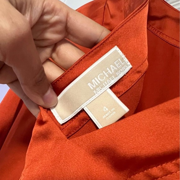 Beautiful Michael Kors Party dress that hits above the knee. - Picture 5 of 5